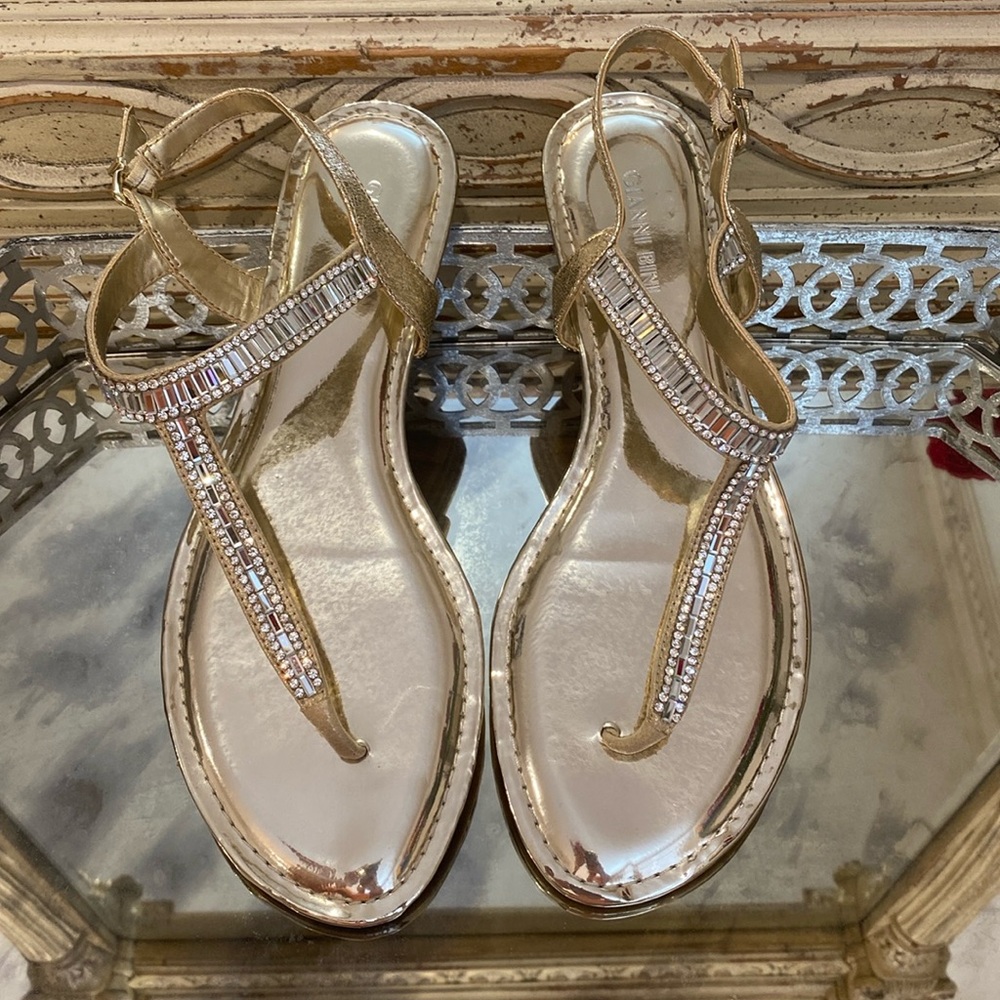 Stunning Gianni Bini Gold Rhinestone Sandals Size 10 Flat Like New. Sparkle!